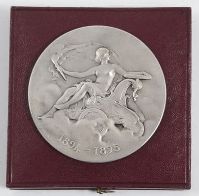 MÉDAILLE COMMÉMORATIVE en argent aux 950/1000,...