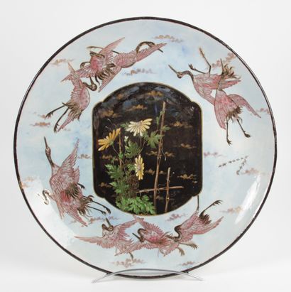 BURGUNDY EARTHENWARE
Large earthenware dish...
