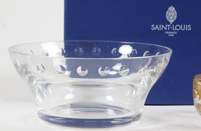 SAINT LOUIS, manufacture.
-Un cendrier modèle...