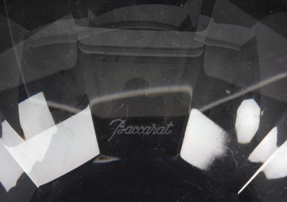 BACCARAT.
Bole à caviar. H. 8 x Diam. 18...