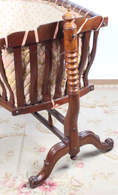 LARGE BORDELAIS BERCEAU in mahogany. Swan...