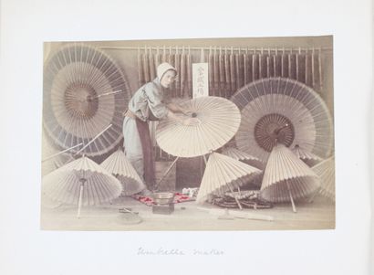 JAPON, album de 42 cartes postales, en noir...