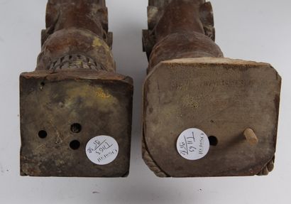 FURNISHING ELEMENTS
Two console jambs carved...