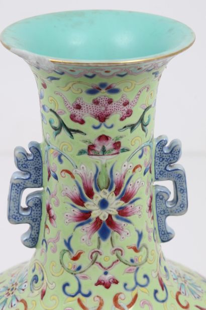 CHINE, période Minguo, XXe siècle
Vase à...