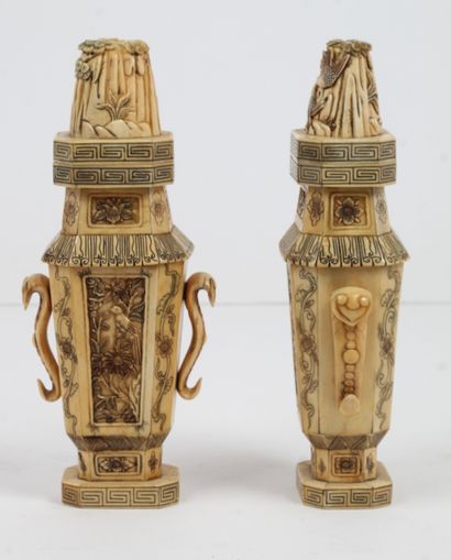 CHINE, XXe siècle
Paire de sculptures en...