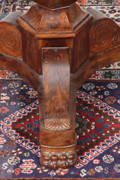 RESTAURATION ERA mahogany and mahogany veneer...