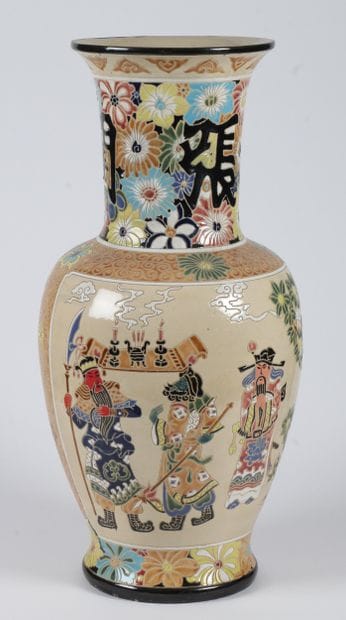 CHINE. XXe siècle.
Grand vase en céramique...