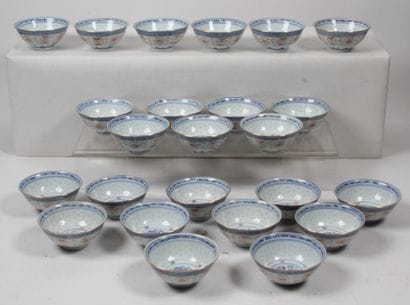 Chine - Service de 24 bols, diamètre: 12...
