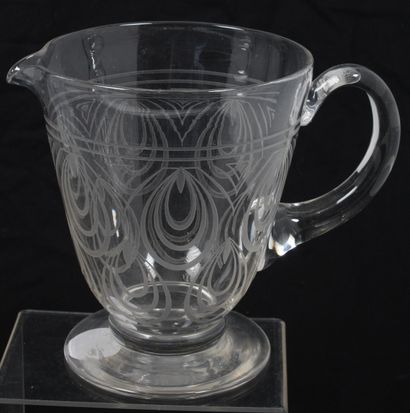 LOT DE VERRERIES comprenant : 
-	Une carafe
-	Un...