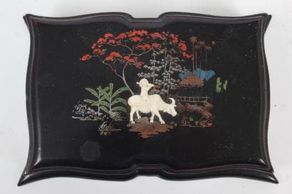 VIETNAM, XXe siècle
Lot de trois boites en...
