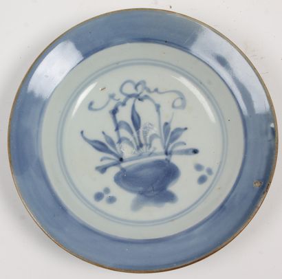 CHINE ET VIETNAM, XIXe siècle
Deux porcelaines...