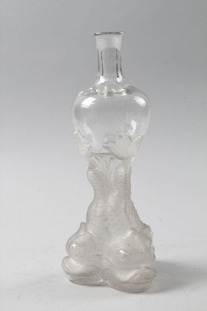 CARAFE
en verre soufflé et moulé, reposant...