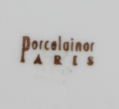 PARTIE DE SERVICE DE TABLE en porcelaine...