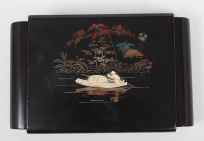 VIETNAM, XXe siècle
Lot de trois boites en...