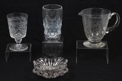 LOT DE VERRERIES comprenant : 
-	Une carafe
-	Un...