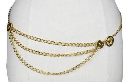 CHANEL
Ceinture en laiton doré Dans sa boite...