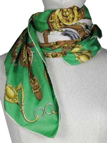 HERMES
Foulard en soie modèle 