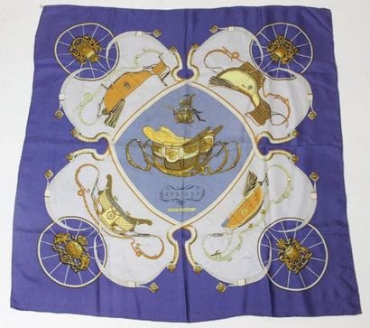 HERMES
Foulard en soie modèle 