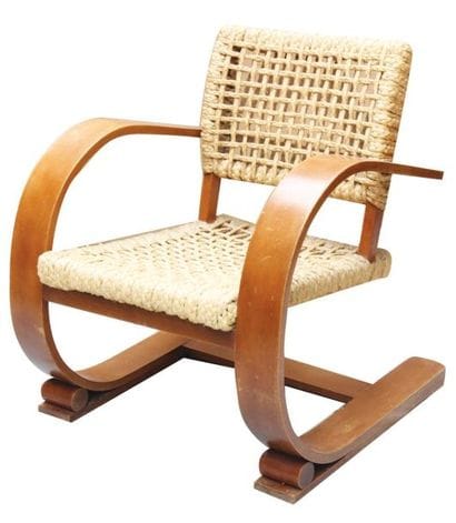 AUdOUX-MINET
Fauteuil avec accotoirs en hêtre...