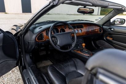 1998 JAGUAR XK8 Convertible
1998 Jaguar XK8...
