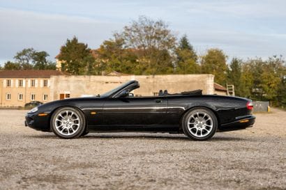 1998 JAGUAR XK8 Convertible
1998 Jaguar XK8...