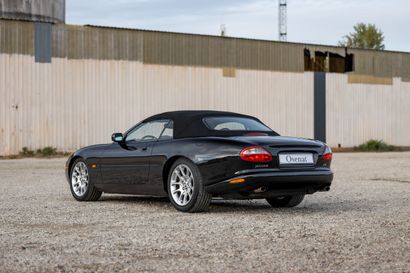 1998 JAGUAR XK8 Convertible
1998 Jaguar XK8...