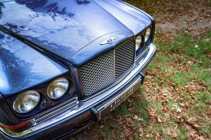 1999 BENTLEY AZURE
Version française
Châssis...