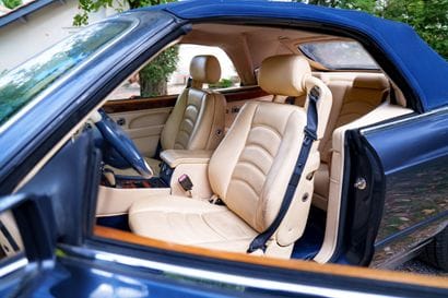 1999 BENTLEY AZURE
Version française
Châssis...