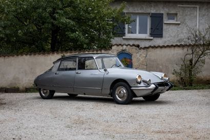 1966 CITROEN DS19
Carte grise française
Châssis...