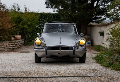 1966 CITROEN DS19
Carte grise française
Châssis...