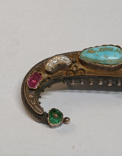 BROCHE en argent à décor de cabochons de...