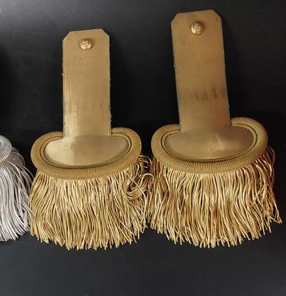 EPAULETTES pompier et militaire