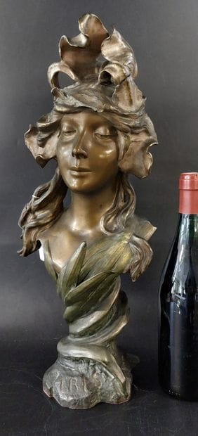 BROSSY

Iris

Signed bust made of regule

H:...