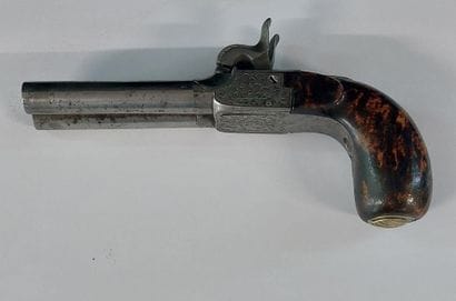 PISTOLET DE VOYAGE à coffre et à percussion...