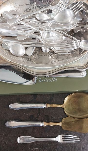 Metal SET including: 

- 1 large tray, 38.5...