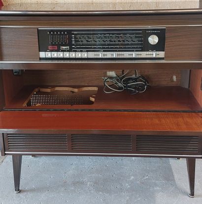 GRUNDIG

Meuble radio Verdi 4

Années 70

H...
