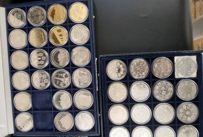 CLUB FRANÇAIS DE LA MEDAILLE :

- Coffret...
