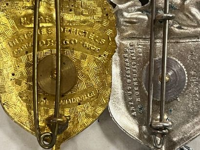 LOT D'INSIGNES militaires, Gendarmerie et...