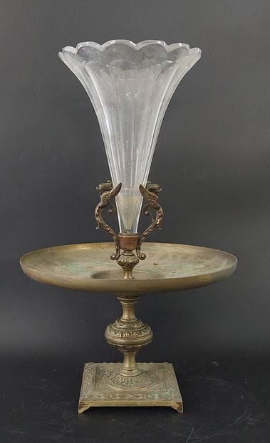 BRONZE AND CRYSTAL TABLE CENTERPIECE IN THE...
