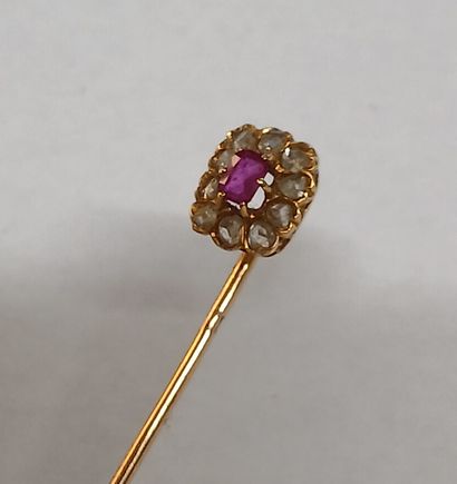 PENDENTIF en or 18K et émaux (manques) et...