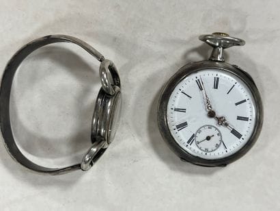 LOT comprenant : 

- 1 montre à gousset en...