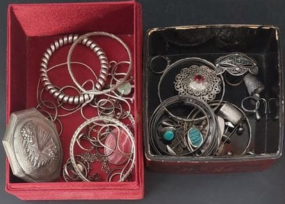 COLLECTION OF COSTUME JEWELRY, MAINLY SILVER...