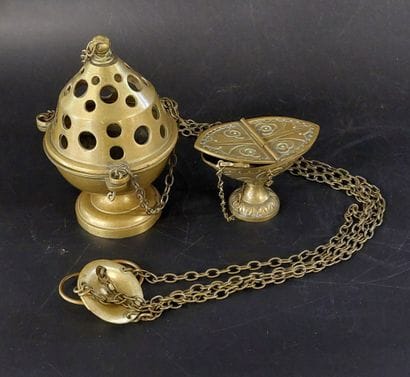 Bronze INCENSE BURNER

Includes an incense...