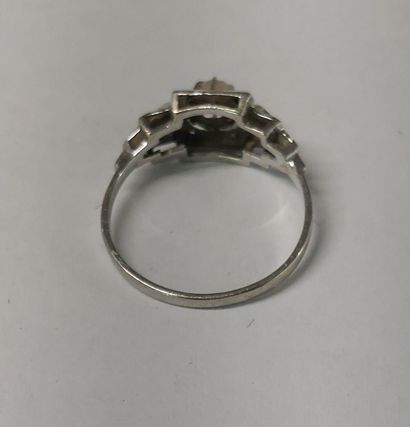 ART DECO

18K white gold ring (750 parts...