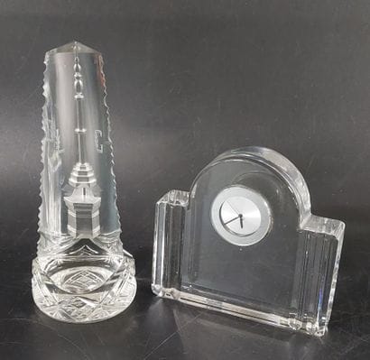 VAL-SAINT-LAMBERT

Desk clock

H: 10.5 cm



Includes...