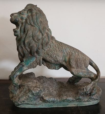 BRONZE

Lion rugissant

Bronze à patine verte...