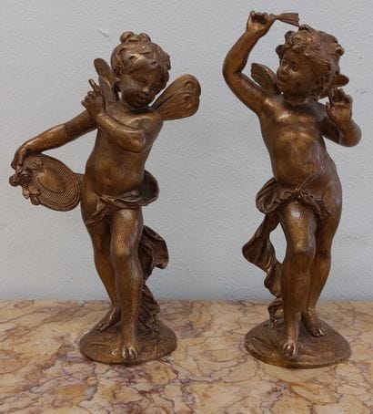 Auguste MOREAU 

Paire d'angelots

Bronze

Signés

H...