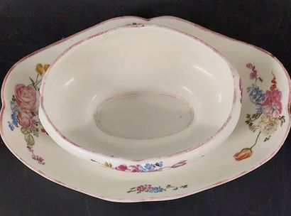 MENNECY PORCELAIN 

Floral design

18th century

DV...