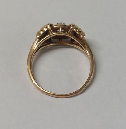 18K Gold Ring with White Stone

Size: 58

Weight:...