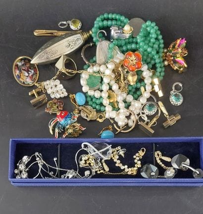 FANTASY JEWELRY SET

- SWAROVSKI jewelry

-...